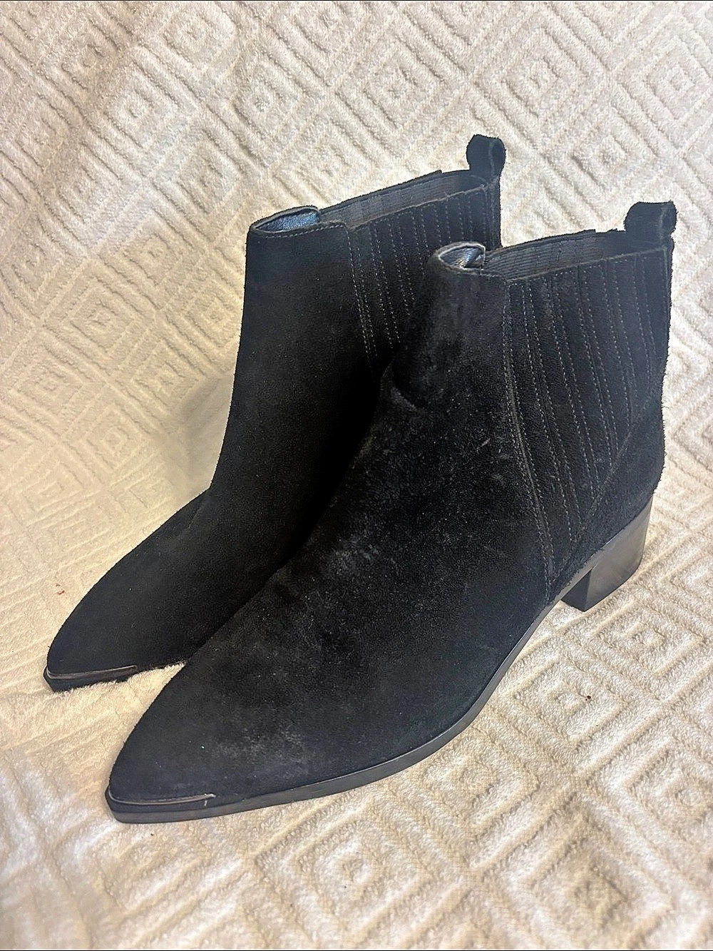 Marc Fisher LTD Yale Pointy Toe Chelsea Bootie Black US 71⁄2